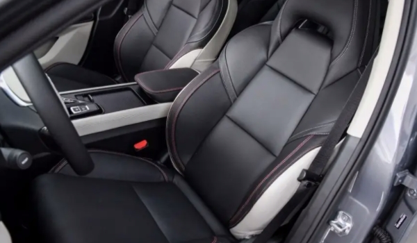 领克02车里需要用坐垫套么 可以选择使用坐垫套（有效保护座椅）