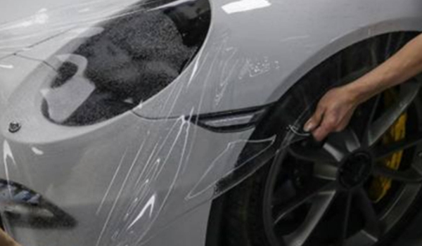 车衣粘贴的用途是什么 有效的保护车辆车漆（使用效果很不错）