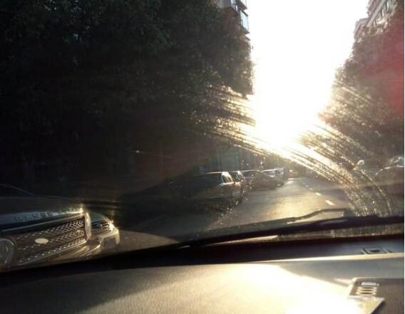 雨刮器刮不干净不要着急换，教你快速解决这些小问题