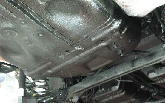 底盘装甲对车的害处，不仅效果不明显而且还会腐蚀底盘