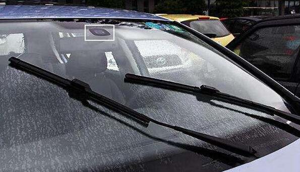汽车感应雨刷实用吗，自动雨刷的优缺点详解