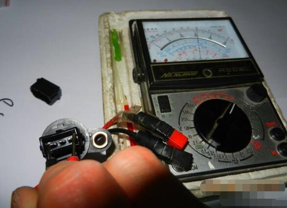 曲轴位置传感器的作用，导致发动机熄火教你如何检修