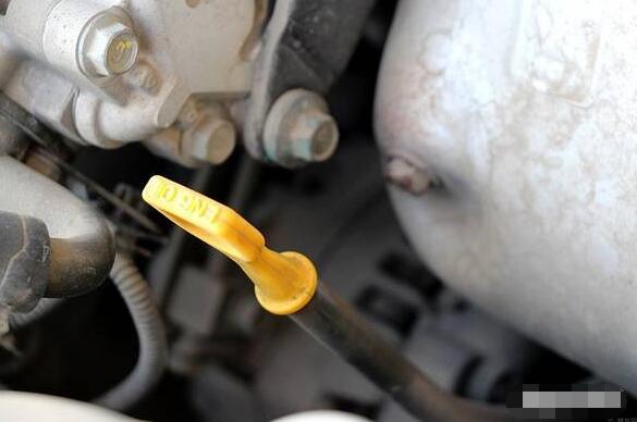 汽车没有机油会怎么样，出现刺耳金属摩擦声发动机报废