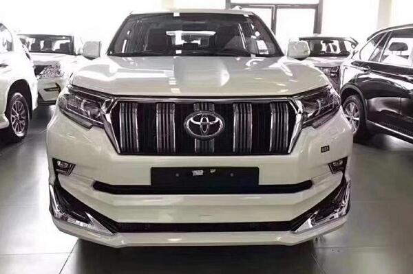 沃尔沃XC90和丰田普拉多哪个好 沃尔沃XC90方向盘手感不错