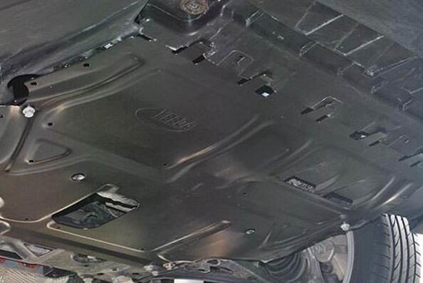 汽车喷涂底盘装甲有用吗，出厂自带的漆膜保护效果会更好