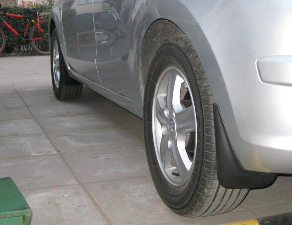 汽车挡泥板怎么安装，不用卸轮胎自己也能轻松完成安装