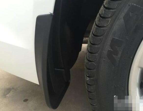 汽车挡泥板怎么安装，不用卸轮胎自己也能轻松完成安装