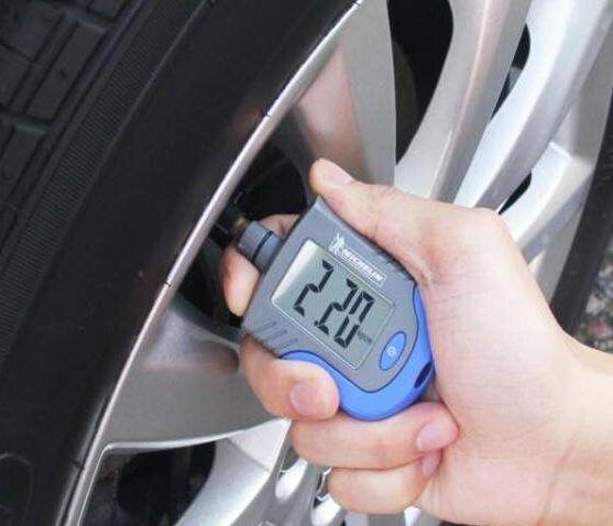 suv车型胎压多少正常，胎压低比胎压高更容易爆胎