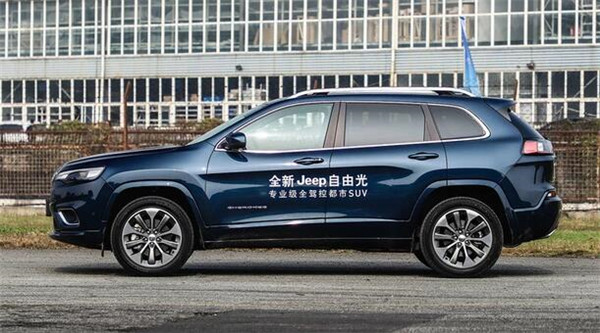 JEEP自由光适合什么人开 JEEP自由光怎么样