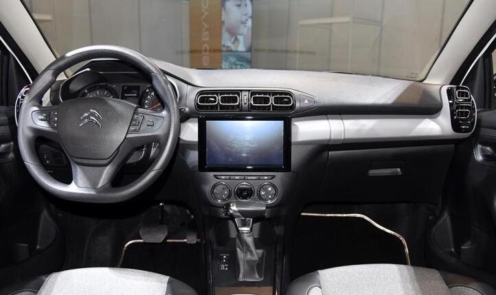 雪铁龙C3-XR新车上市 换装1.2T发动机售价仅10.88万起