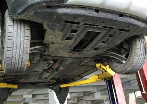 汽车底盘被磕到有事吗 如何预防底盘受损