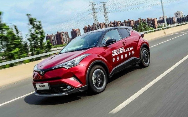 丰田suv15万左右能买到什么车型 奕泽IZOA满足你的想象