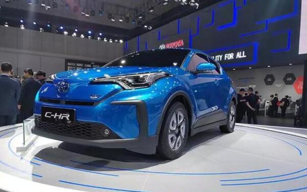 丰田suv10万左右的车型介绍 丰田C-HR驾驶安全油耗低