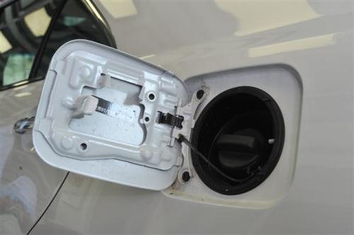 宝沃BX5油箱盖怎么打开 如何打开汽车油箱盖