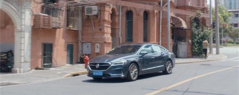 安家男主角开的什么车