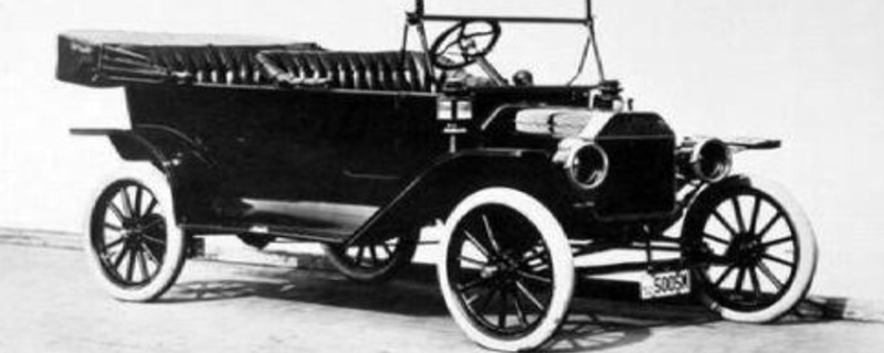 发明第一辆汽车的人是谁