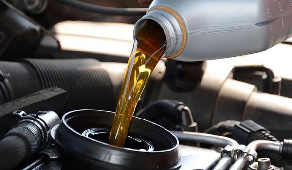 汽车机油价格多少钱 汽车机油多长时间换一次最好