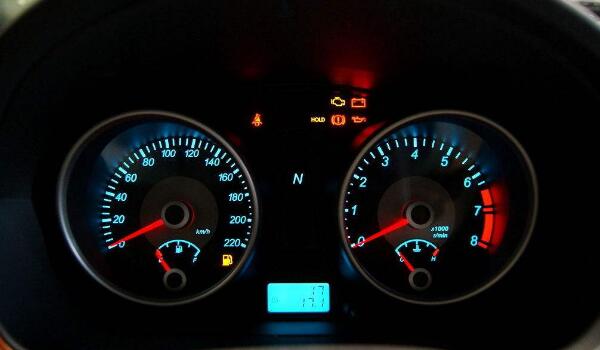 汽车油耗怎么算出来的 1公里油耗多少钱