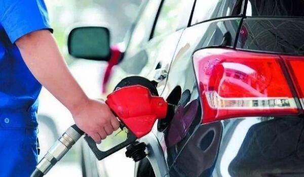 汽车油耗计算公式 如何计算一公里油耗多少钱