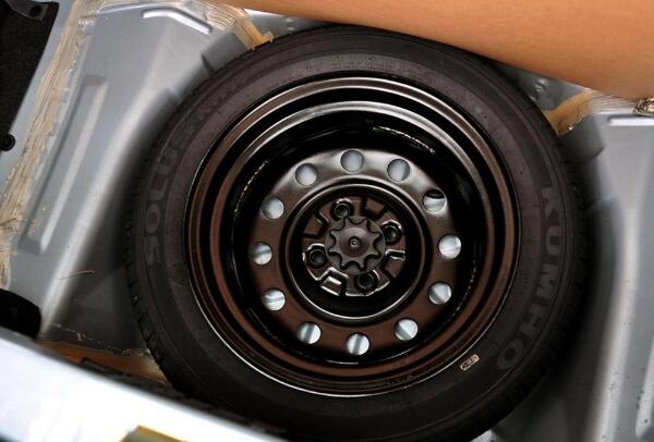 轮胎速度级别怎么看 轮胎型号的末尾字母表示速度级别