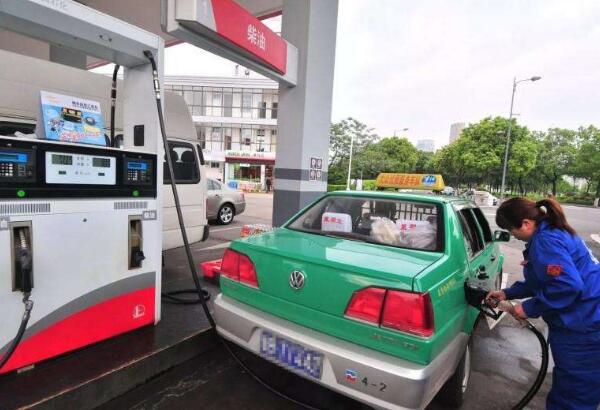 乙醇汽油和汽油的区别 乙醇汽油和普通汽油哪个好
