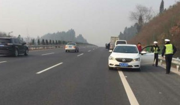 逆行是掉头还是继续开