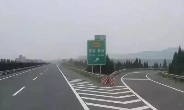 高速公路匝道是什么道 高速公路匝道可以掉头吗