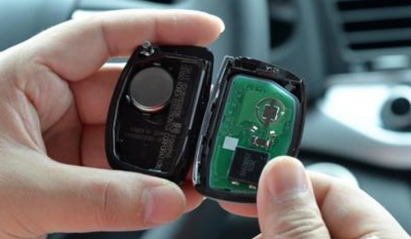 车钥匙没电 无法使用车辆钥匙的遥控功能