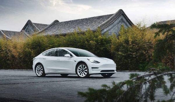 特斯拉model3值得买吗 值得买售价24.99万/百公里加速度仅为3.4S