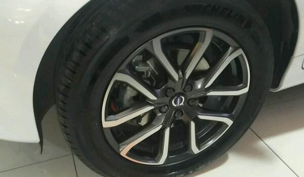 沃尔沃xc60原装轮胎多少钱 售价1080元每条最贵高达2300