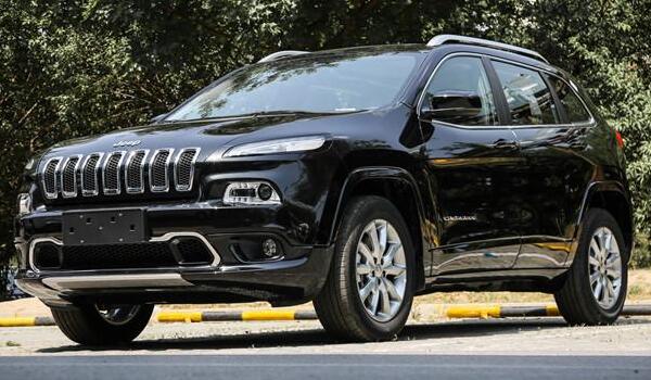 jeep自由光落地多少钱 2021款落地价仅29万(输出扭矩可达400牛米)