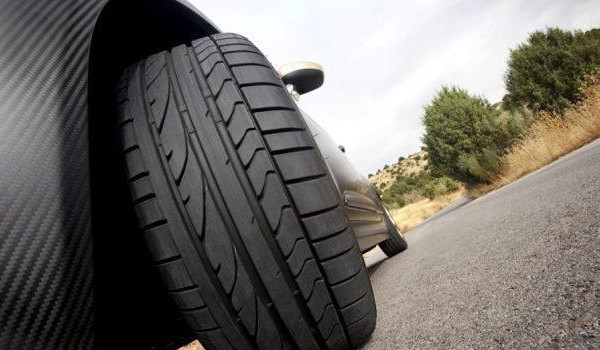 家用汽车轮胎一般多长时间更换 5年更换一次(8万公里更换一次)