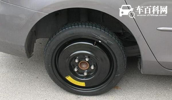 汽车备胎是什么意思 暂时顶替原车轮胎的备用轮胎（一般放在后备箱的垫子下面）