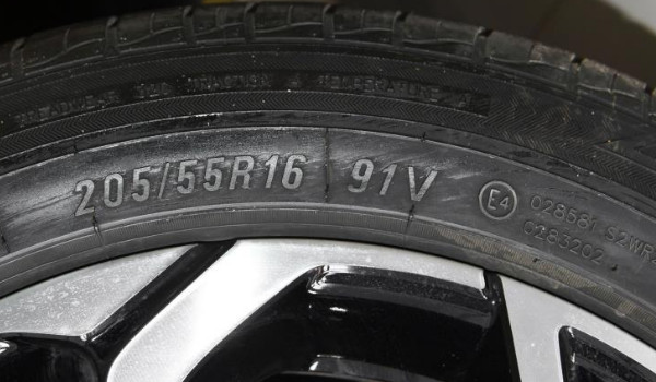 名爵5轮胎尺寸 205/55 r16玛吉斯轮胎