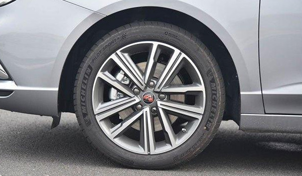 荣威i5轮胎品牌及型号 195/65 r15米其林轮胎