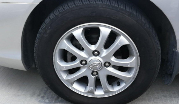 现代伊兰特轮胎型号是多少 185/65 r15锦湖轮胎