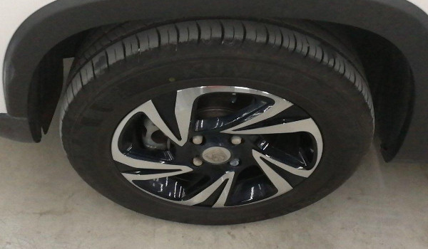 宝骏510在4s店换轮胎多少钱 更换一条轮胎需要300元