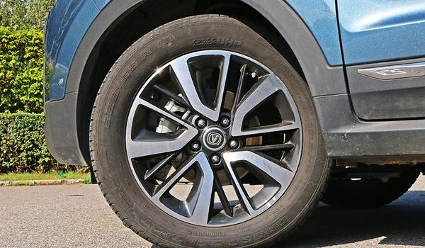 长安cs55plus轮胎品牌 采用马牌轮胎和优科豪马轮胎