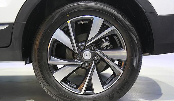 长安cs55plus轮胎品牌 采用马牌轮胎和优科豪马轮胎