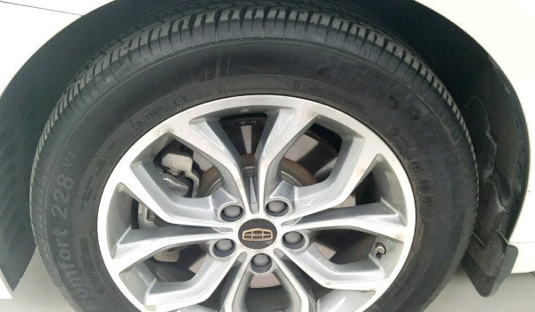 吉利博瑞轮胎型号 235/45 r18米其林浩悦轮胎