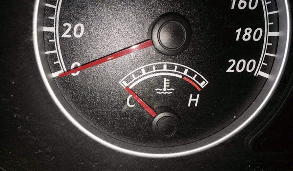 丰田威驰的水温表怎么看 十分简单的判断方法