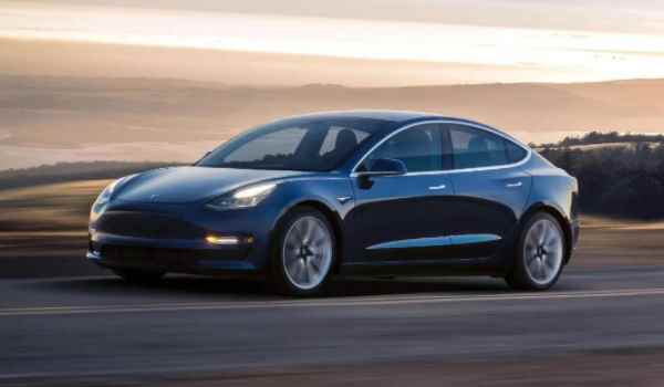 特斯拉model 3几个踏板