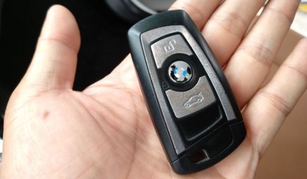 宝马x3车钥匙多少钱一把 更换车钥匙的注意事项（三千左右）