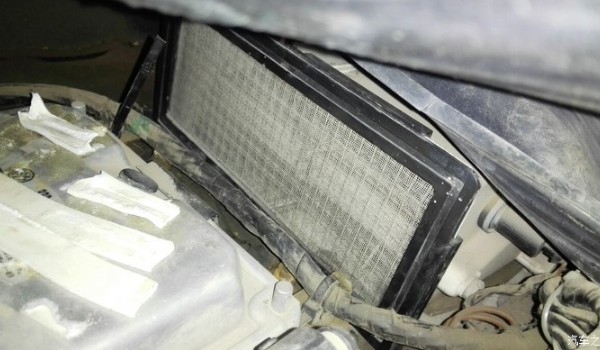本田冠道的空调滤芯在哪里 空调滤芯在什么位置(手套箱后方)