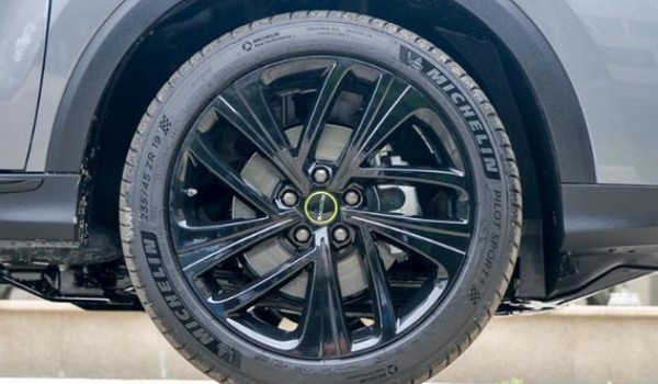荣威rx5max的轮胎是什么牌子 轮胎是什么牌子的(米其林轮胎)