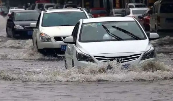 车座椅下面进水属于泡水车吗