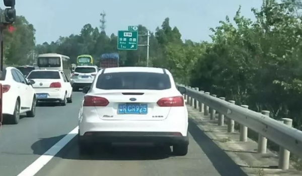 应急车道可以行驶吗