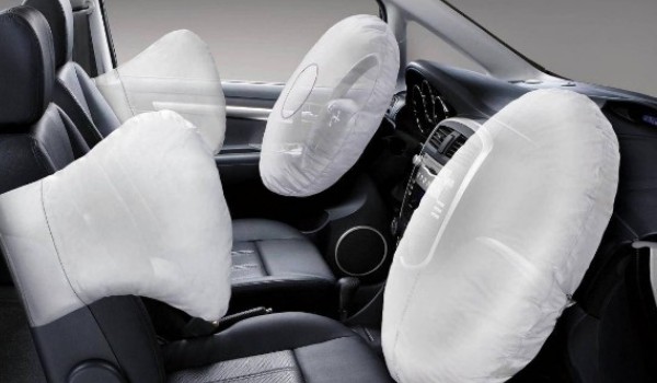 汽车安全气囊中主要使用的气体是 安全气囊里面是什么气体(氮气)