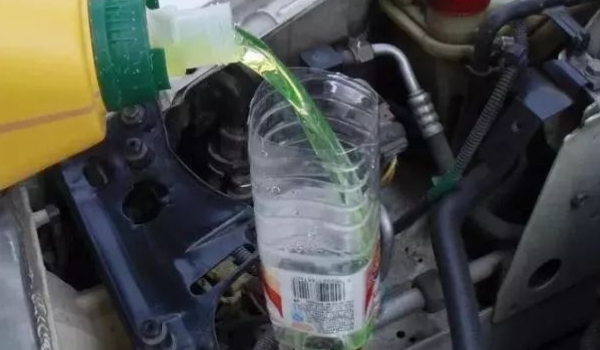 防冻液10年了还能用吗