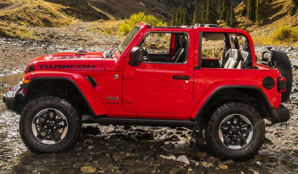 女士小型jeep牧马人价格 两门版起售价43.99万元（车身采用2门4座suv结构）